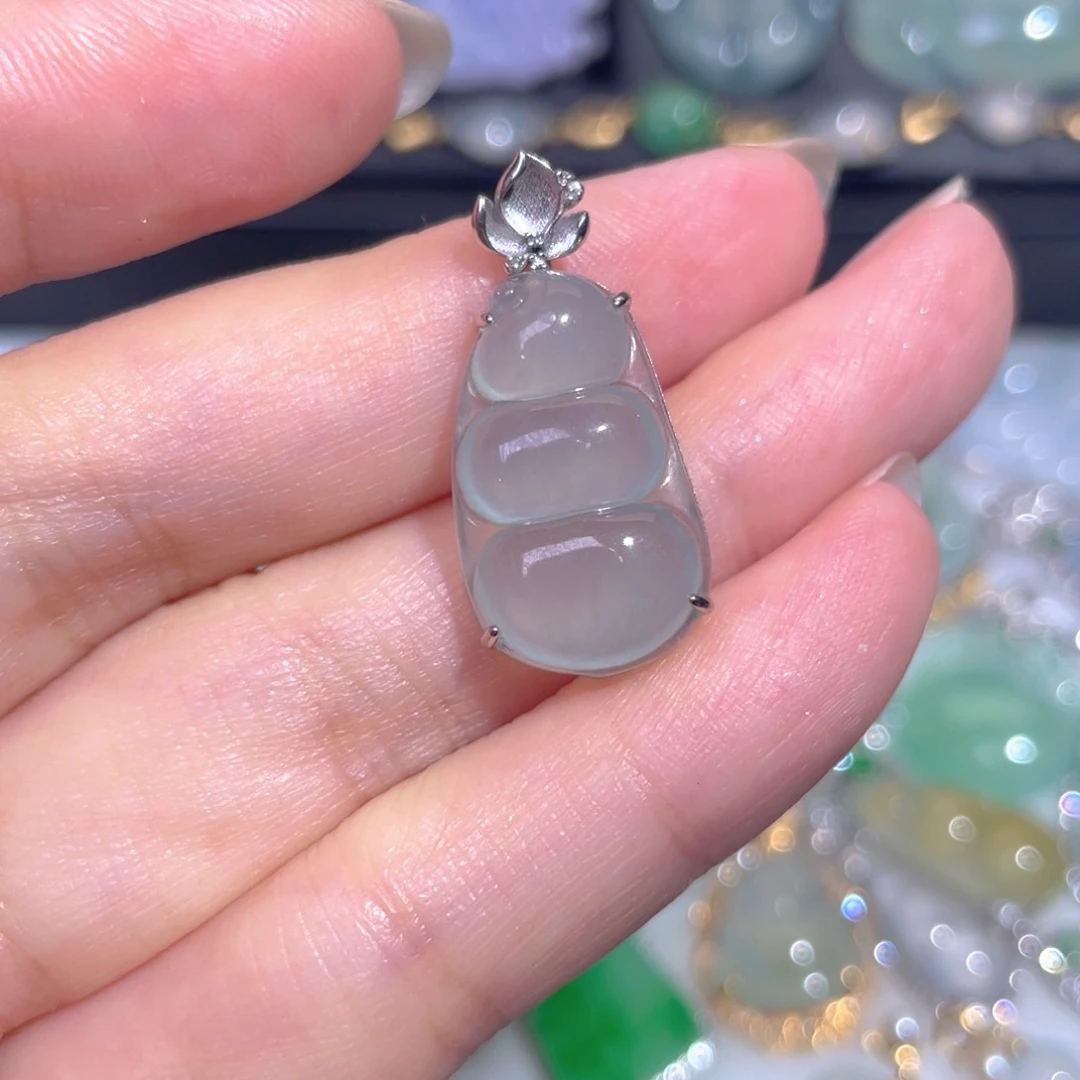 颈饰18K金镶嵌翡翠翡翠