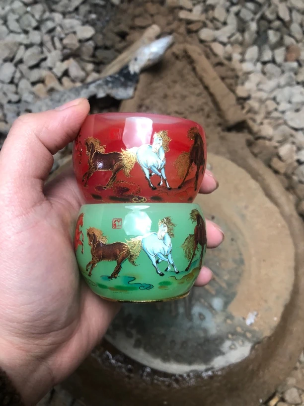 八骏图琉璃对杯（牛血红+天青）