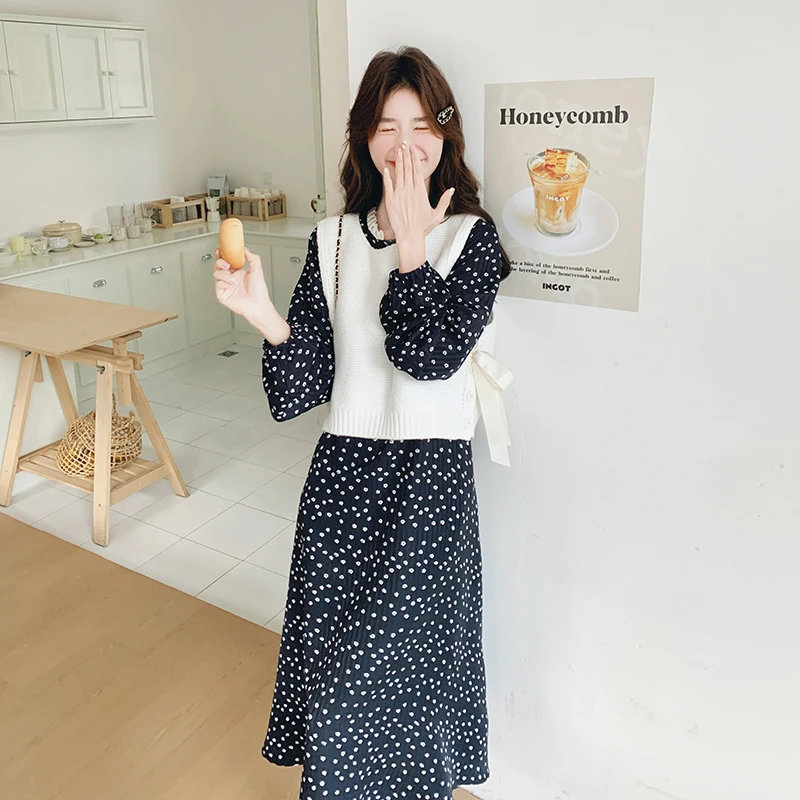 天才少女开春穿搭一整套针织马甲波点连衣裙两件套超好看减龄套装