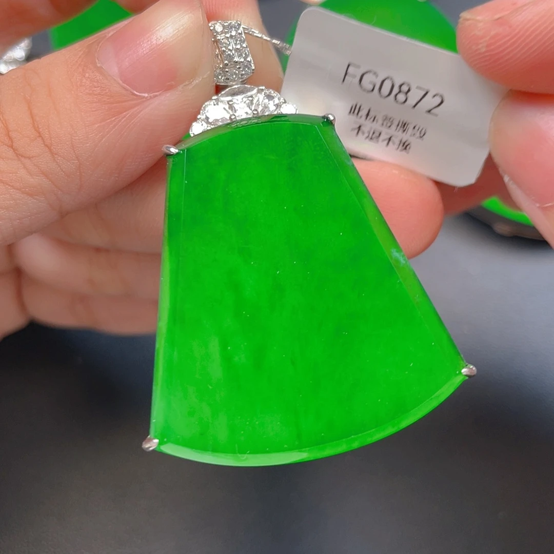 【闪购商品】颈饰银S925镶嵌翡翠翡翠