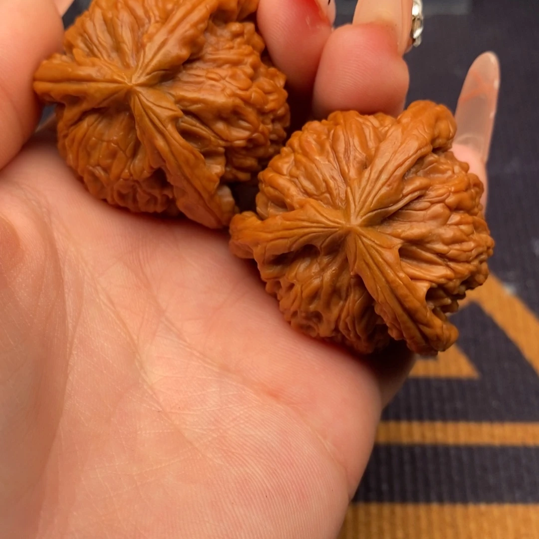 Y***Y文玩核桃吊坠白狮子