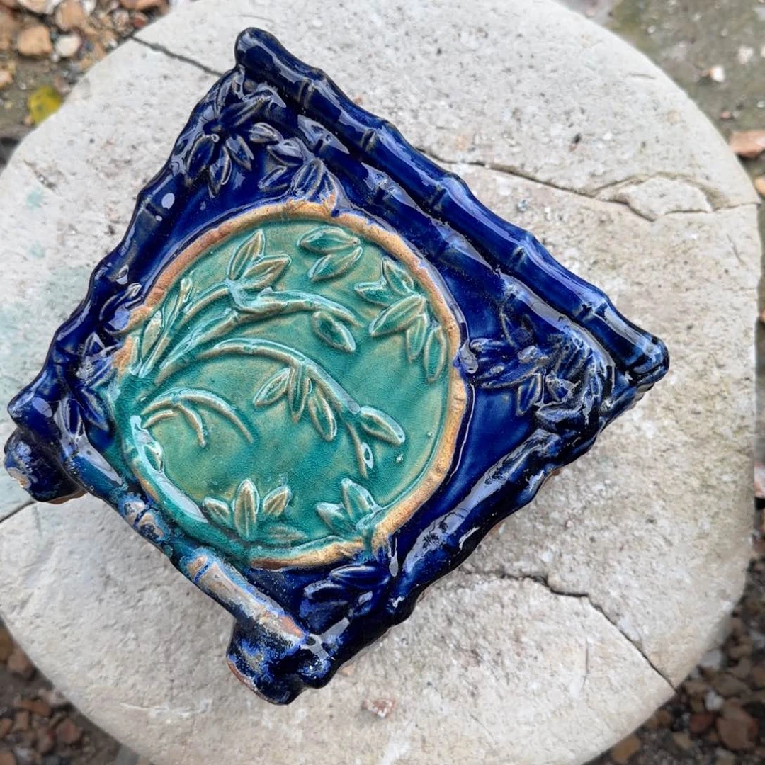 紫砂花盆用****3057 瑕疵。