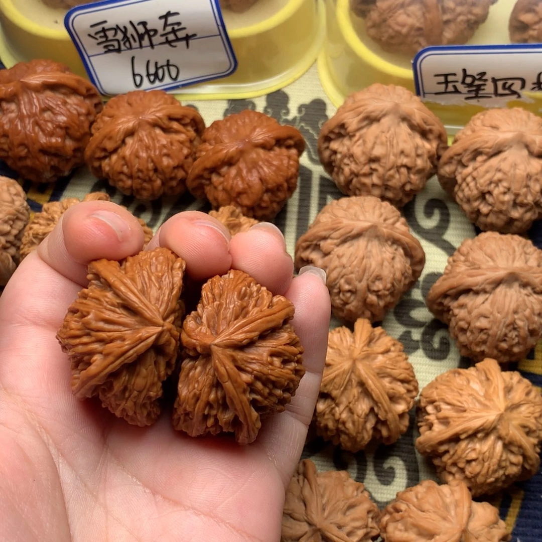 文玩核桃吊坠M*W三愣