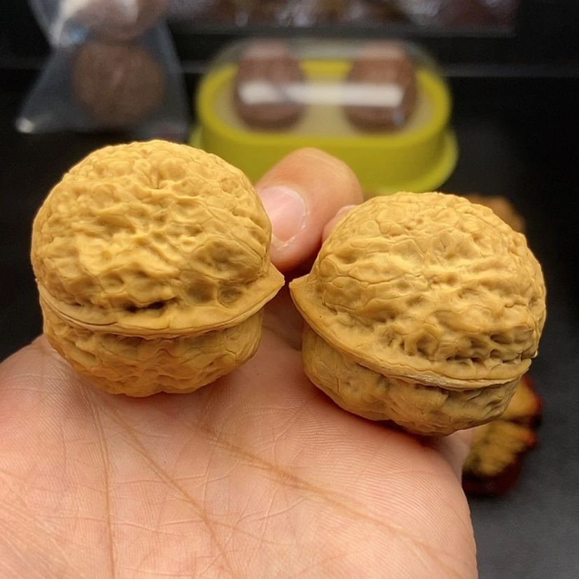 【闪购商品】把件文玩核桃36尺脑纹金蟾