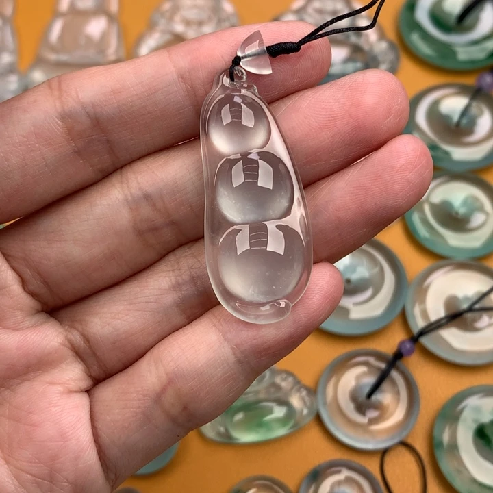 颈饰未镶嵌翡翠….