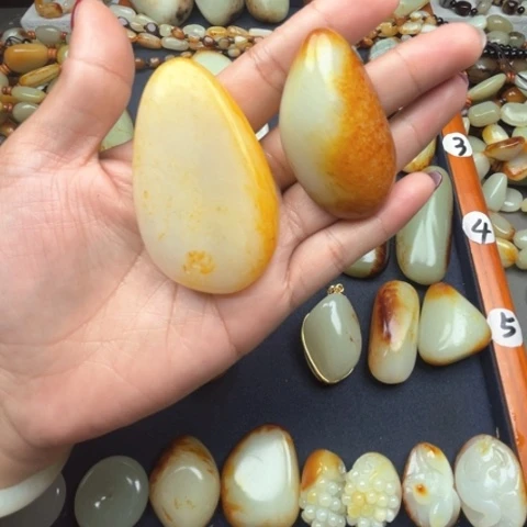 和田玉颈饰未镶嵌C****n