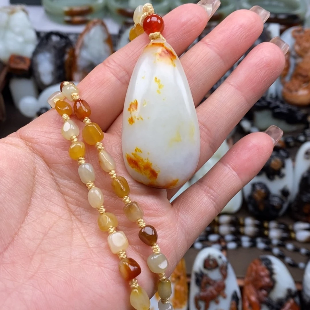 颈饰未镶嵌和田玉