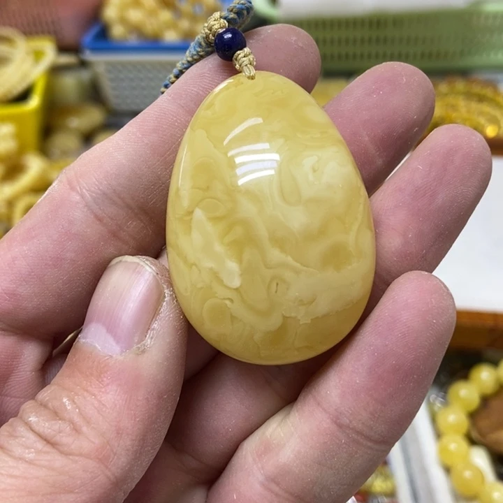 蜜蜡未镶嵌裸石吊坠