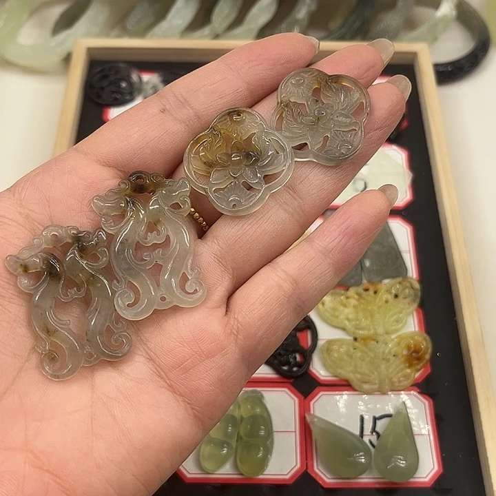 *****透闪石-蛇纹石玉合金颈饰