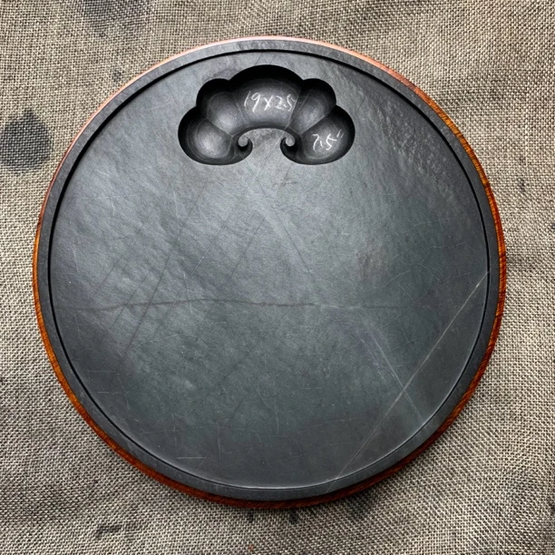 老坑龟甲歙砚圆形如意龟甲墨海19/19/2.5厘米香樟木合