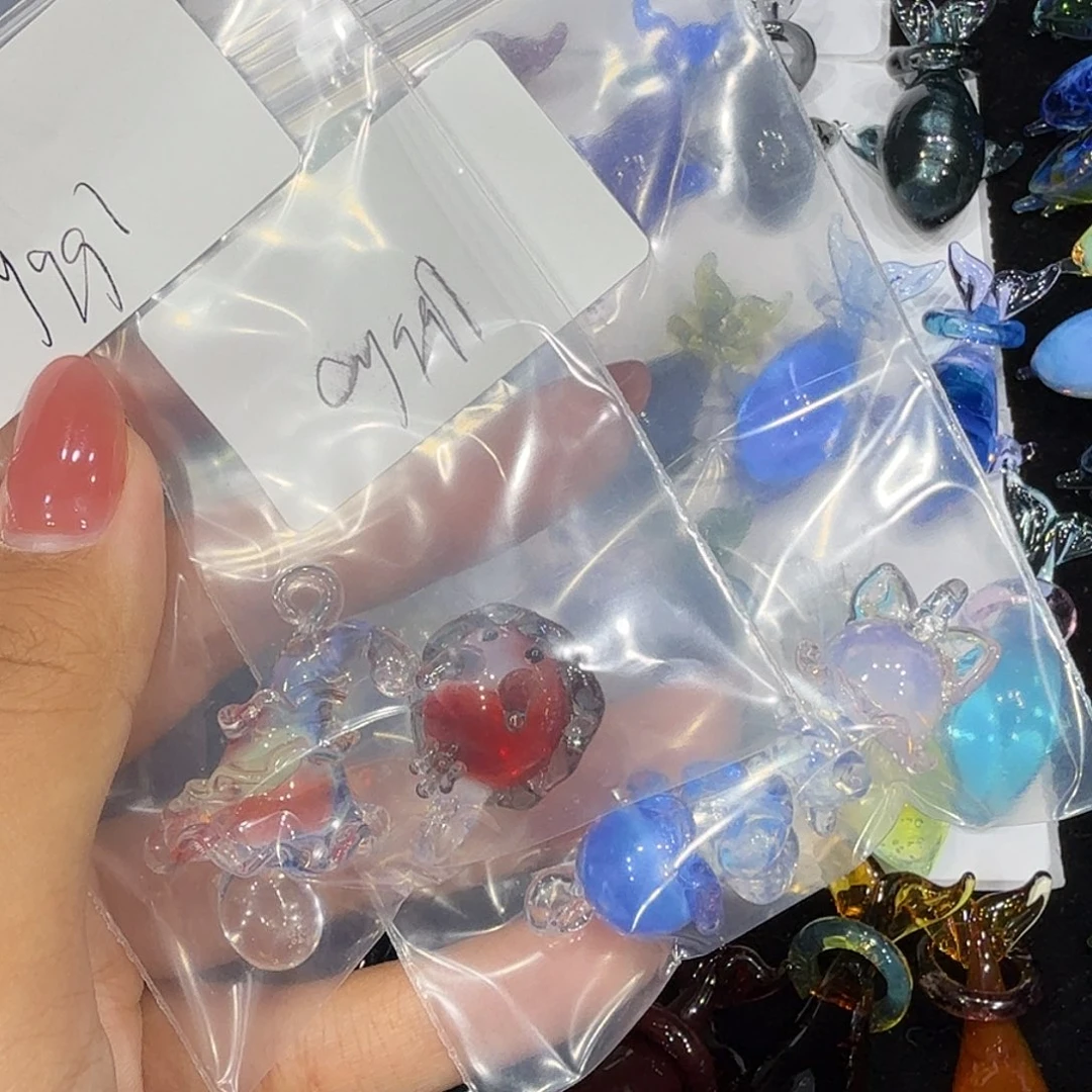 C***l颈饰玻璃还好尴尬哈哈就哈哈