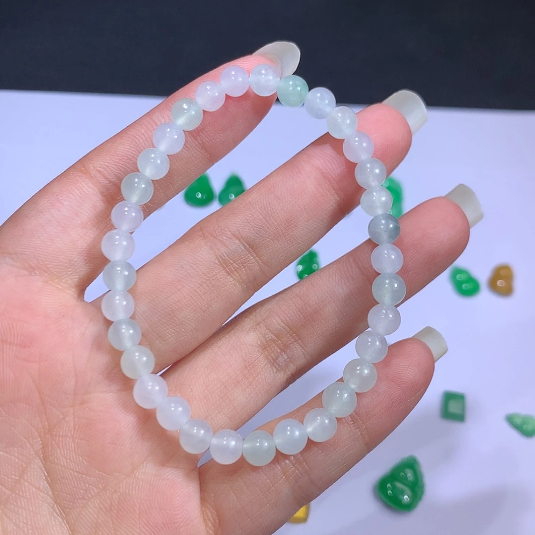 【闪购商品】翡翠挂件未镶嵌今****雅珠子