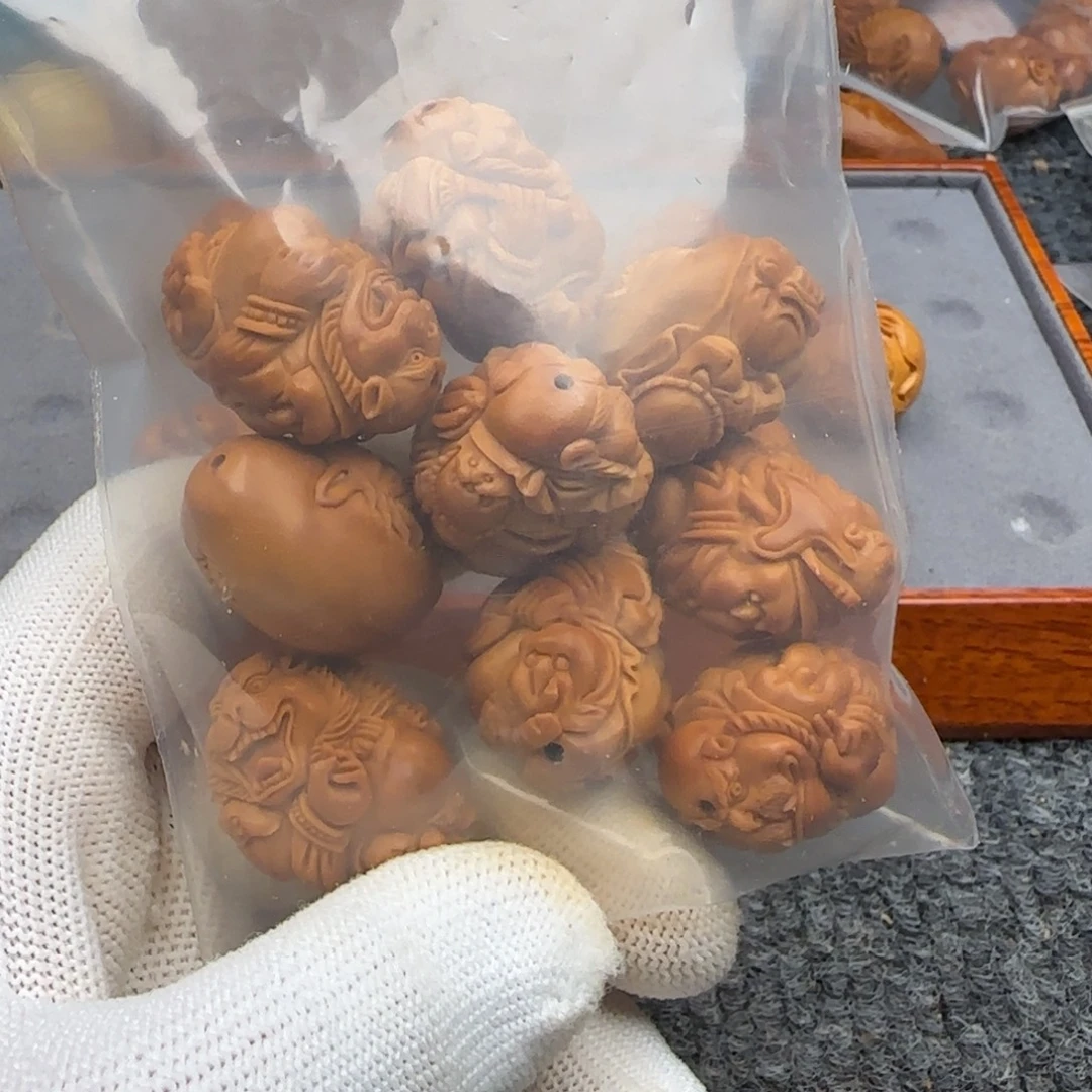 通***队吊坠橄榄核……………………