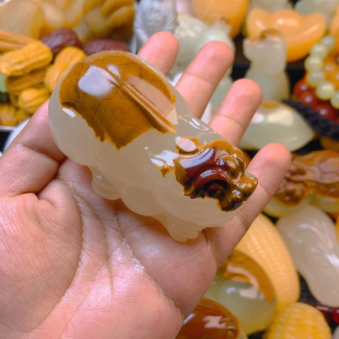 ?***顺新疆五彩石貔貅