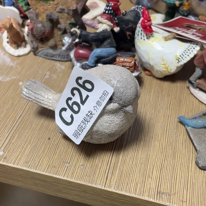 .***：摆件孤品老货微瑕瓷