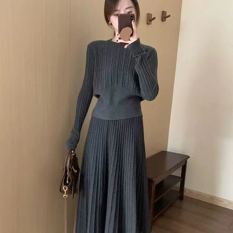 韩系早秋穿搭灰色针织衫百褶半身裙一整套女高级感时尚两件套装