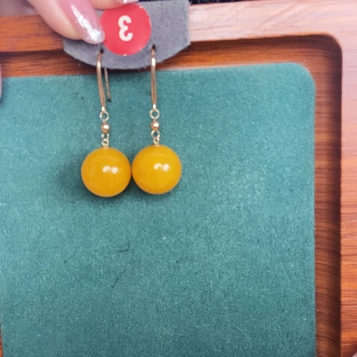 18K金镶嵌蜜蜡耳饰耳坠