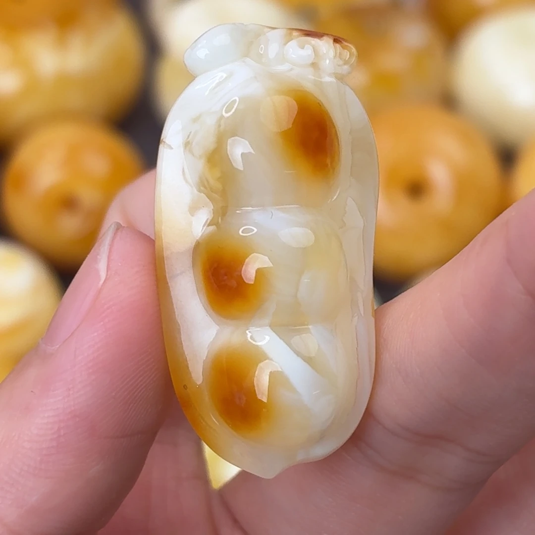 裸石琥珀未镶嵌福豆