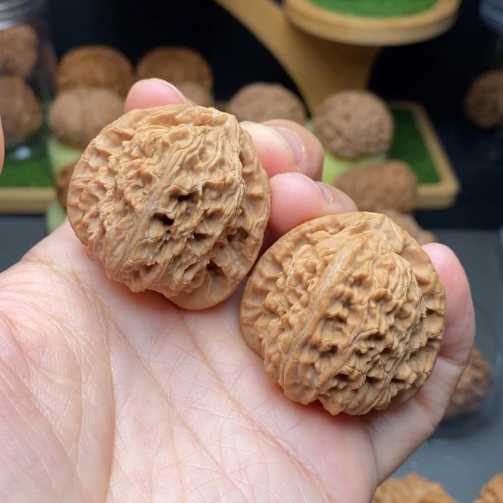 把件文玩核桃三角白39