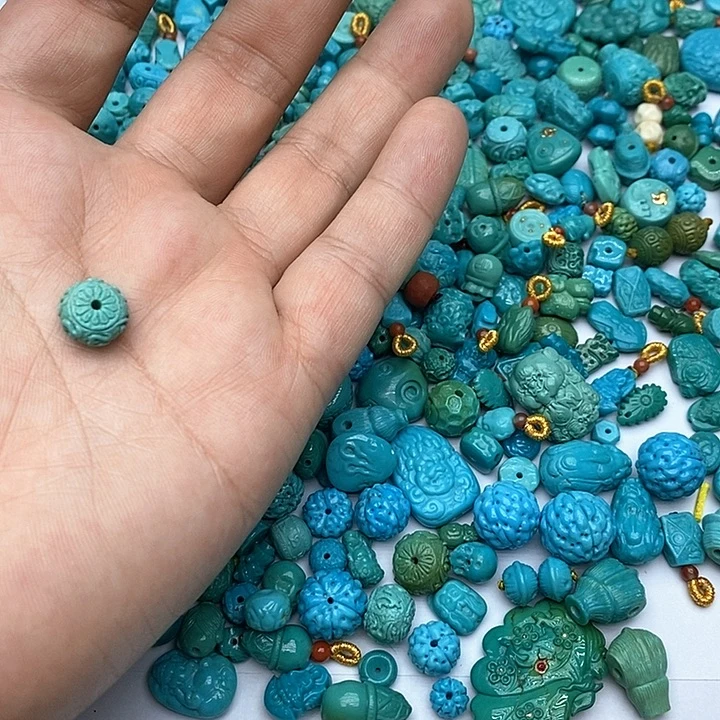 绿松石未镶嵌珠宝奇石