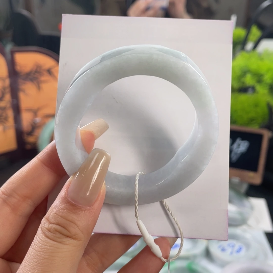 定制翡翠未镶嵌翡翠手镯基地质检发货