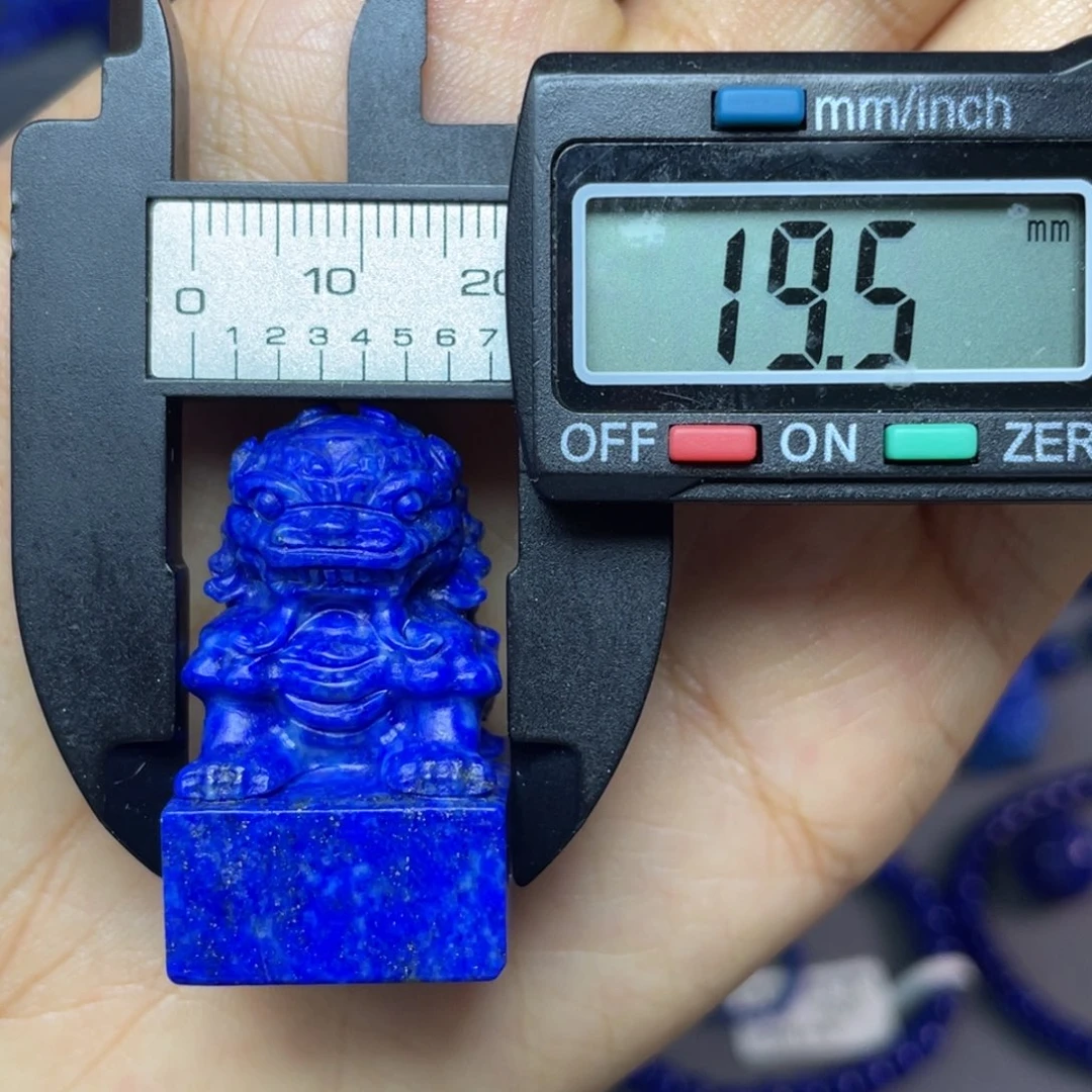 青金石未镶嵌印章雕刻件