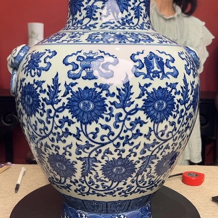 瓶青花缠枝八宝铺首尊