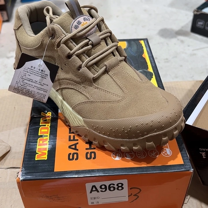 编码968号。  43码微瑕防砸防刺劳保鞋