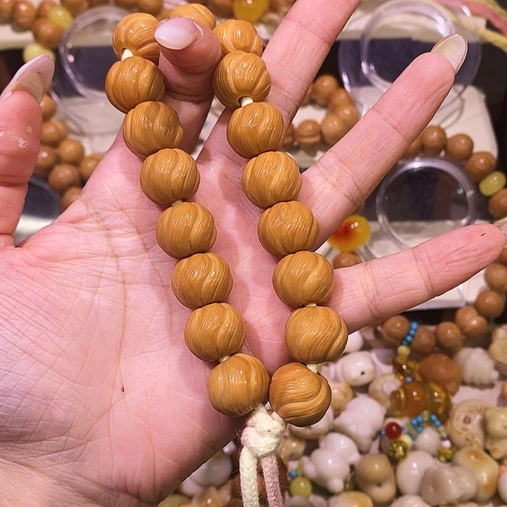 一***～手串猴头核桃卷卷小手持