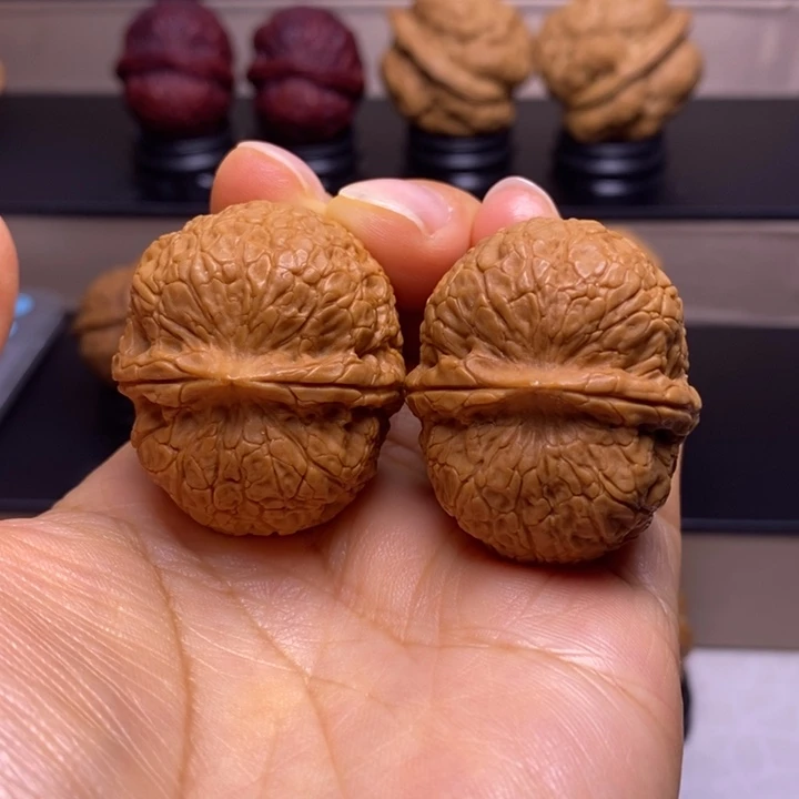 文玩核桃把件金钱蟒元宝11