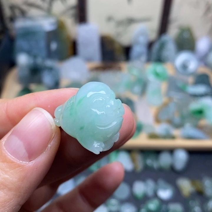 翡翠未镶嵌颈饰金蟾