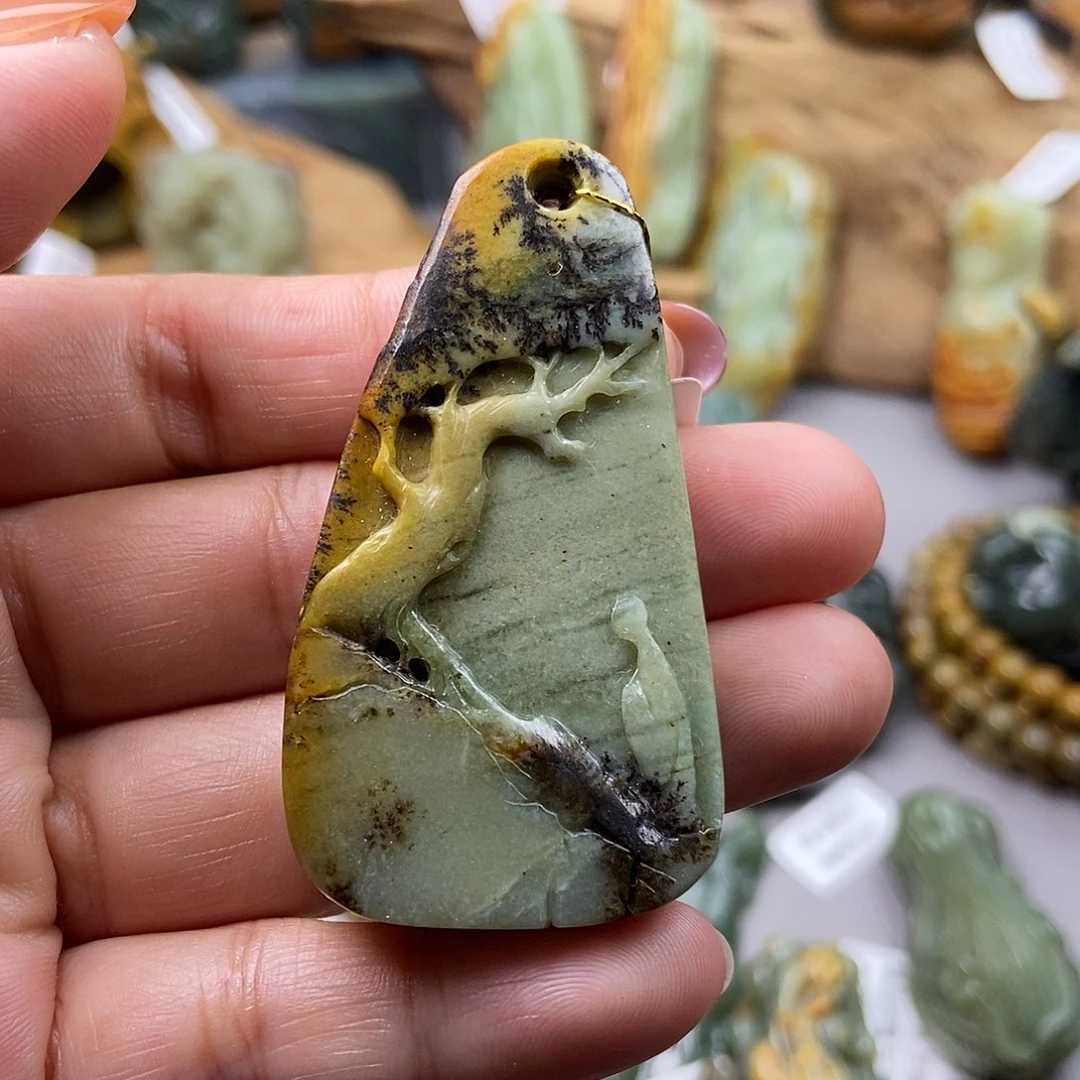 岫岩河磨玉（透闪石质玉）挂坠未镶嵌