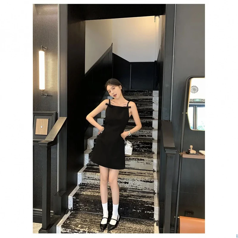 法式简约高级感气质优雅短裙2026夏季新款收腰吊带蝴蝶结连衣裙
