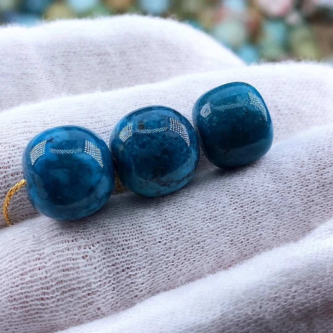 米***色绿松石未镶嵌珠宝奇石