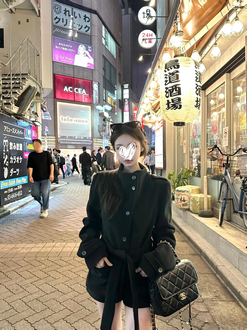 京都美奈 黑色气质斜襟毛呢外套女低腰毛呢短裤套装