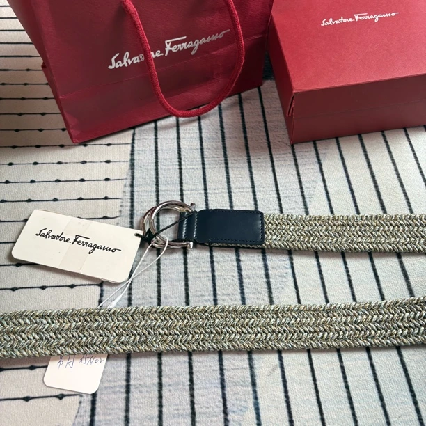 未使用 FERRAGAMO/菲拉格慕 菲拉格慕银扣免打孔腰带