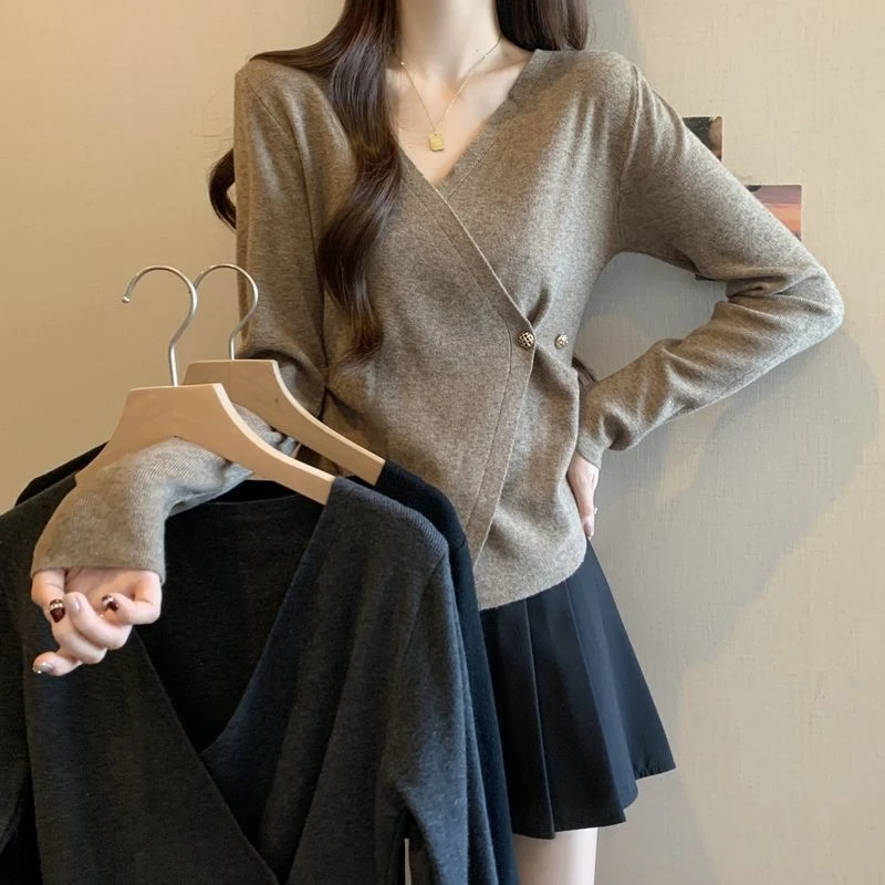 大码交叉不规则V领长袖T恤女春秋新款胖mm宽松显瘦遮肉正肩上衣女