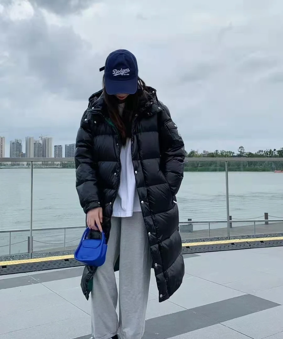 批发价蒙扣情侣款玛雅长款亮面加厚羽绒服