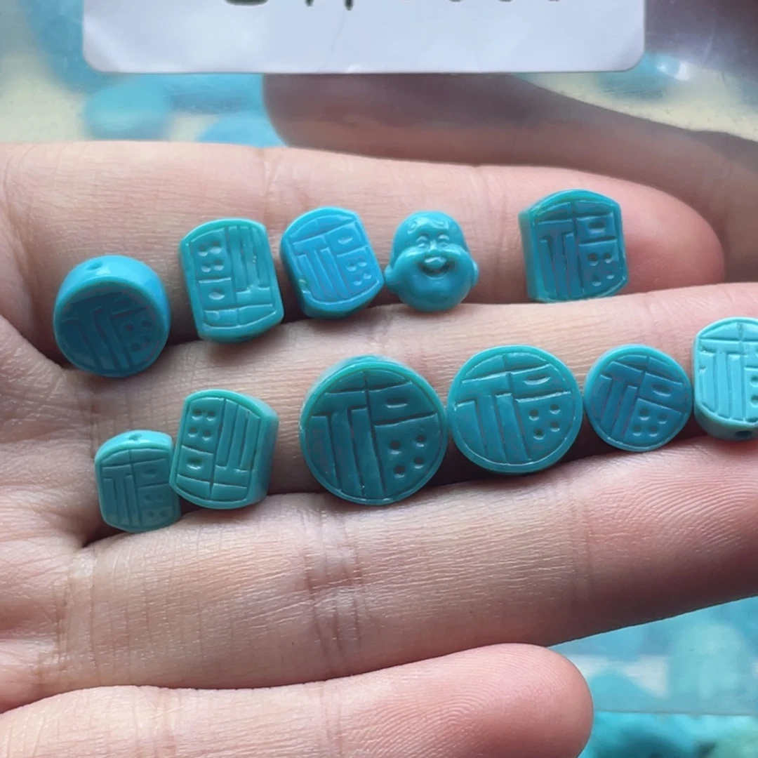 绿松石未镶嵌天然原矿绿松石雕刻件