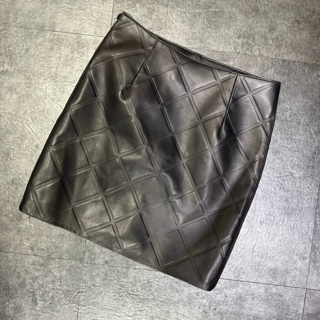 2025春秋新款真皮绵羊皮摩登小香风皮裙女气质绣菱格短裙半身裙潮