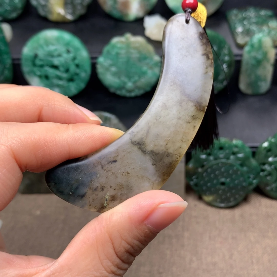 独山玉未镶嵌颈饰