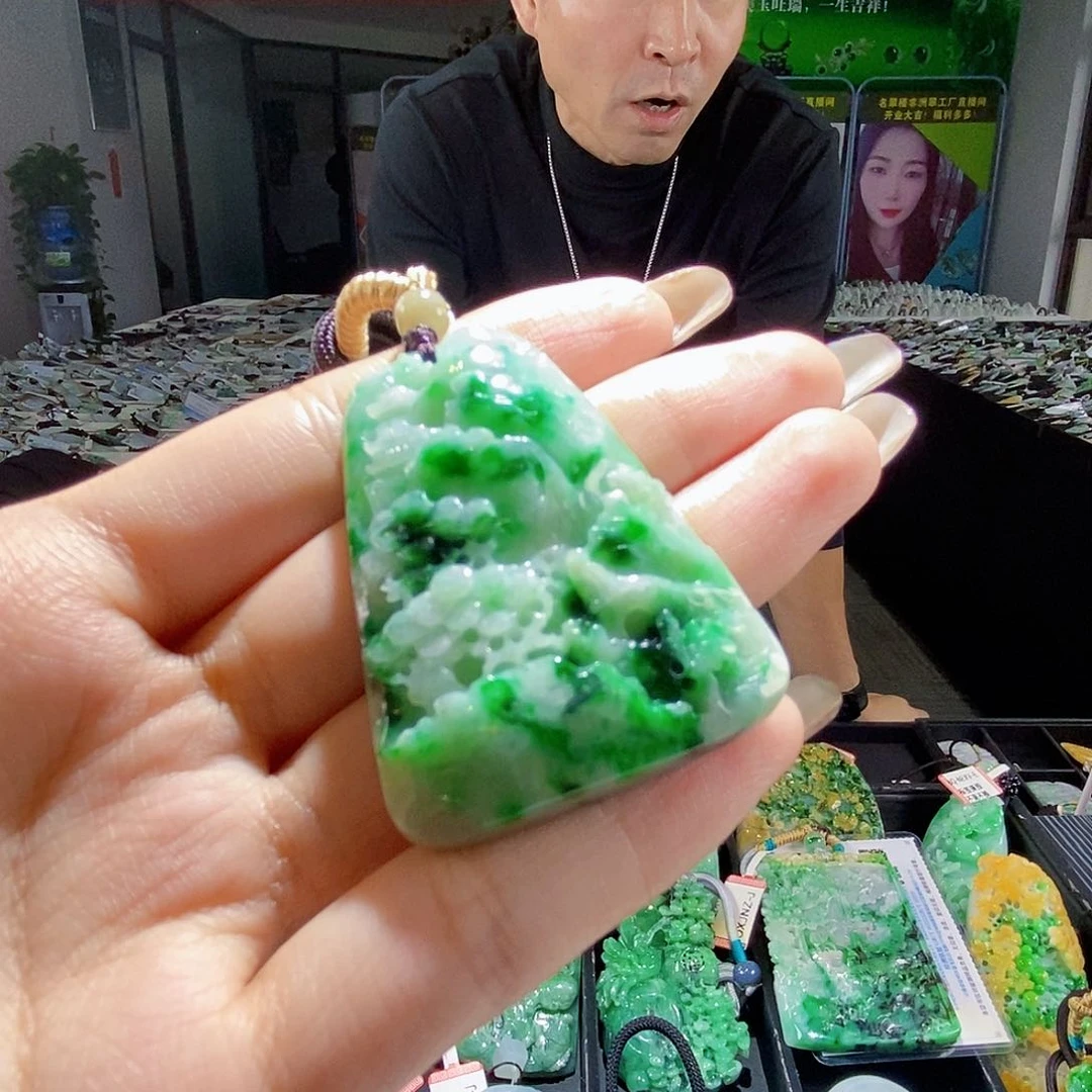 颈饰未镶嵌翡翠翡翠