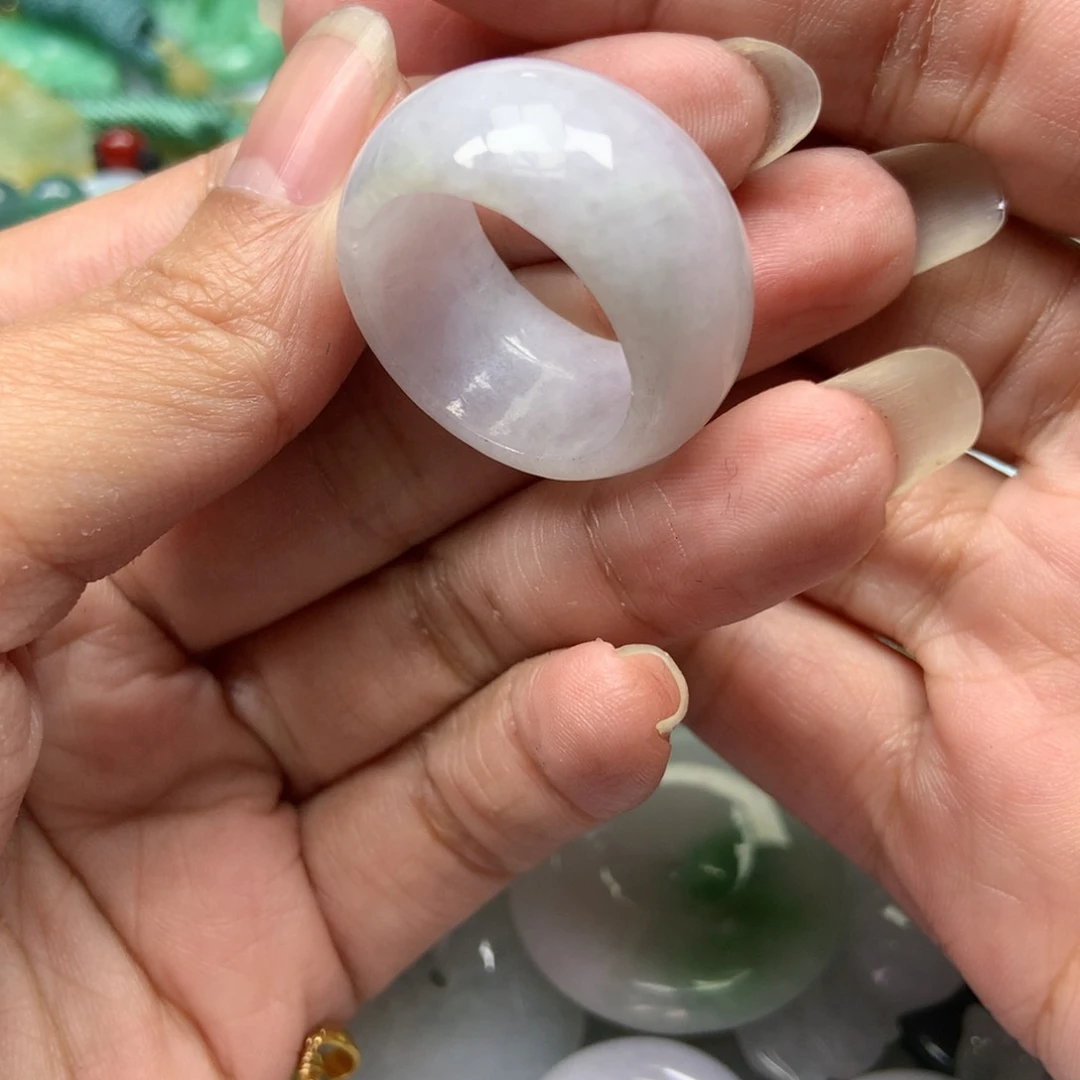 翡翠颈饰未镶嵌天然翡翠