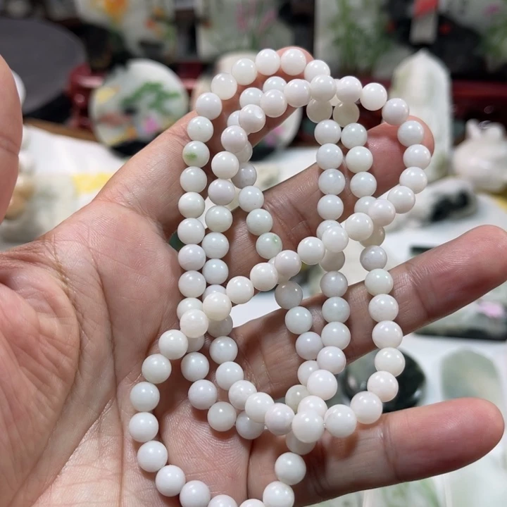 独山玉未镶嵌颈饰