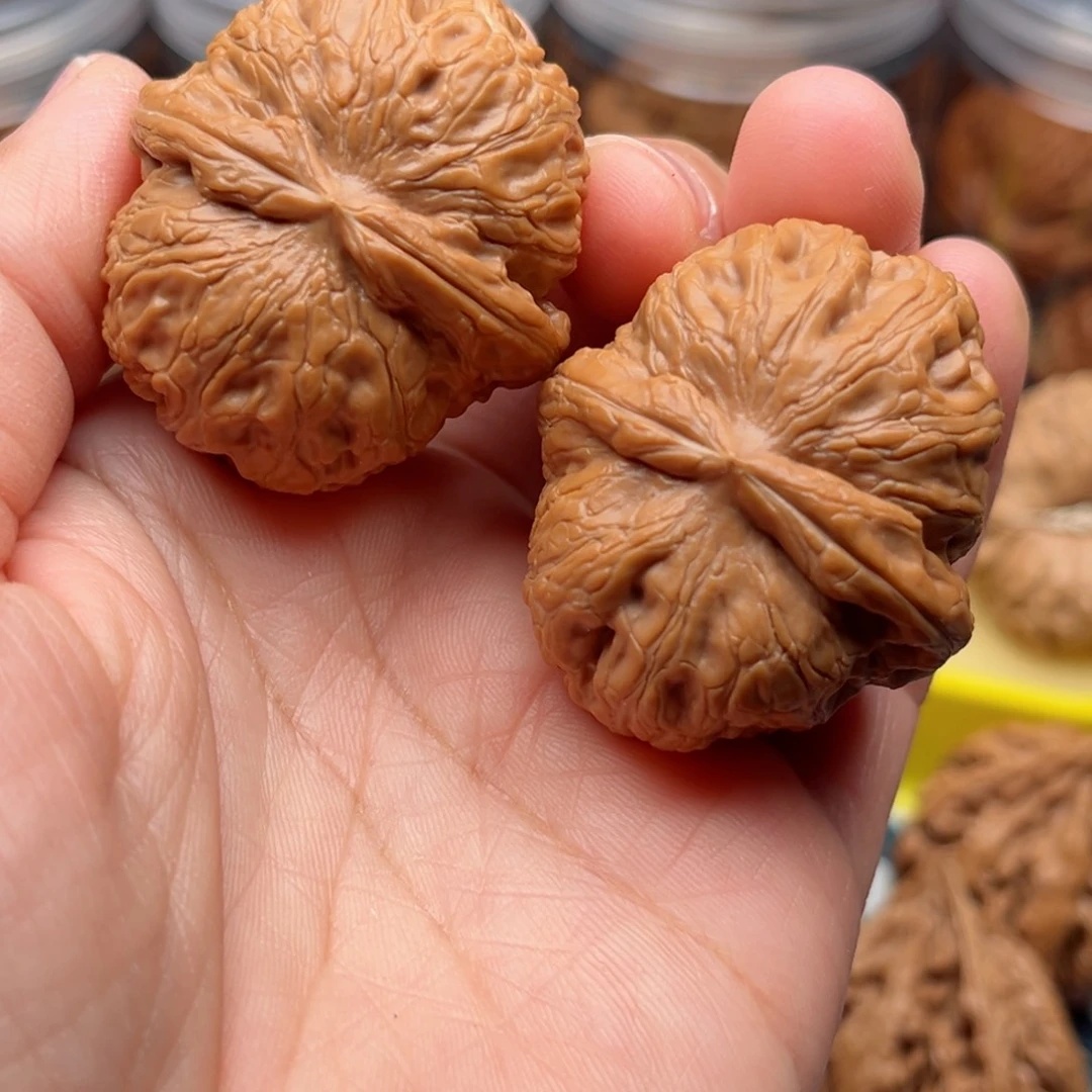 【闪购商品】桃木文玩核桃手把件40元宝