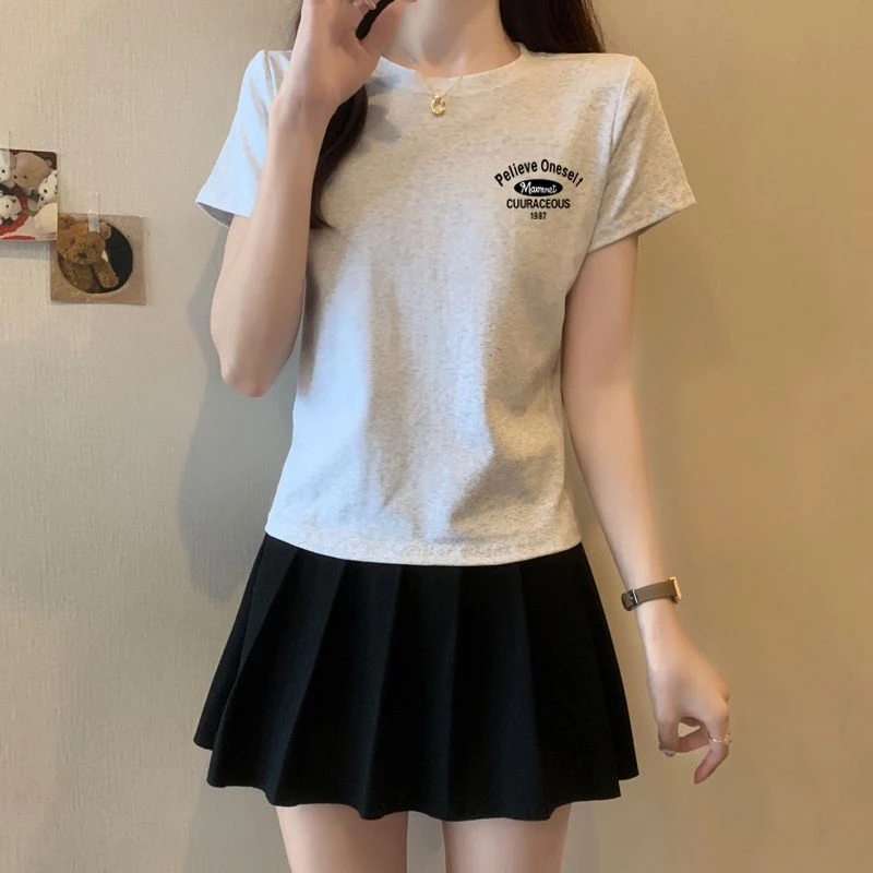 美式正肩短款短袖灰色T恤小个子女修身圆领印花字母设计2025年ins