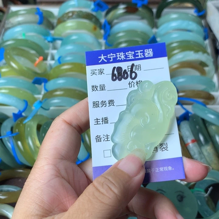 未镶嵌蛇纹石玉颈饰6806