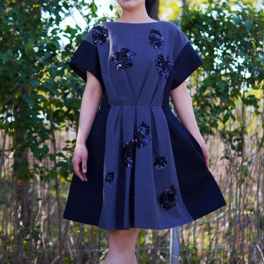 复古绣花时尚裙子显瘦圆领礼服印花洋气短袖连衣裙气质高腰轻职风