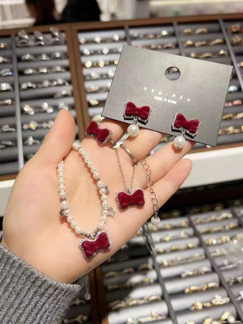 帽之都高级感红色蝴蝶结