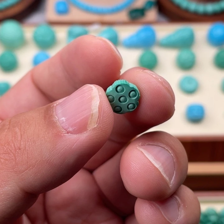 直径9+绿色莲蓬一颗